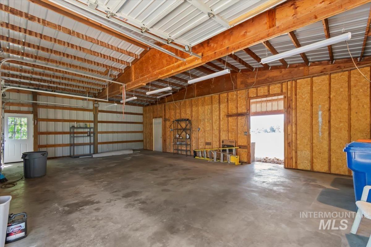 975 W Meander Ct Property Photo 37