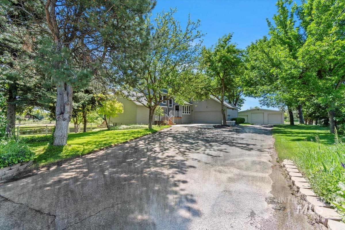 975 W Meander Ct Property Photo 39