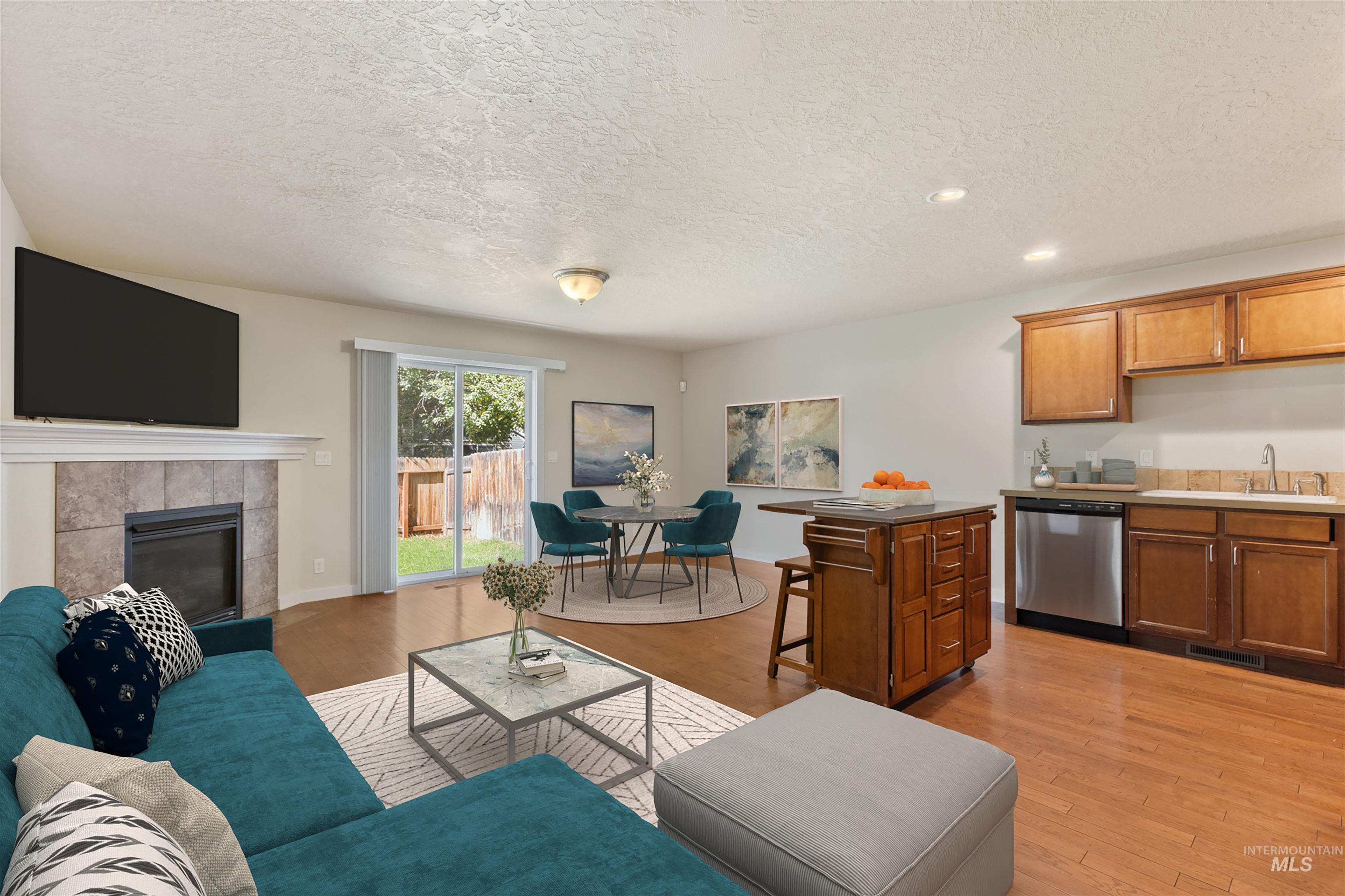 2209 S Amy Avenue Property Photo 1