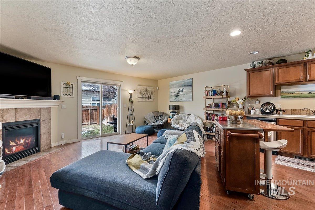 2209 S Amy Avenue Property Photo 5