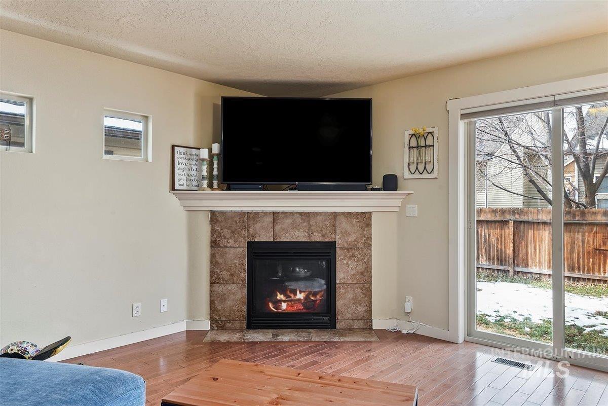 2209 S Amy Avenue Property Photo 8