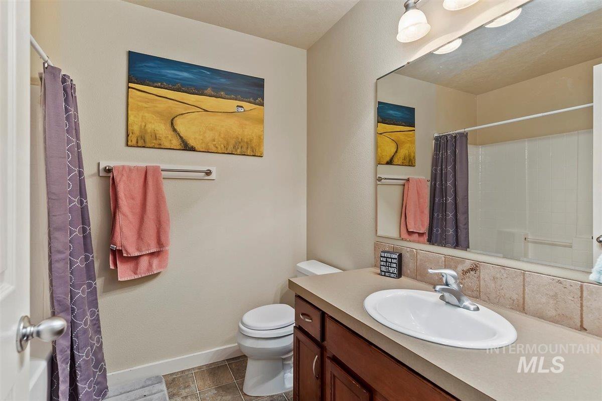 2209 S Amy Avenue Property Photo 15