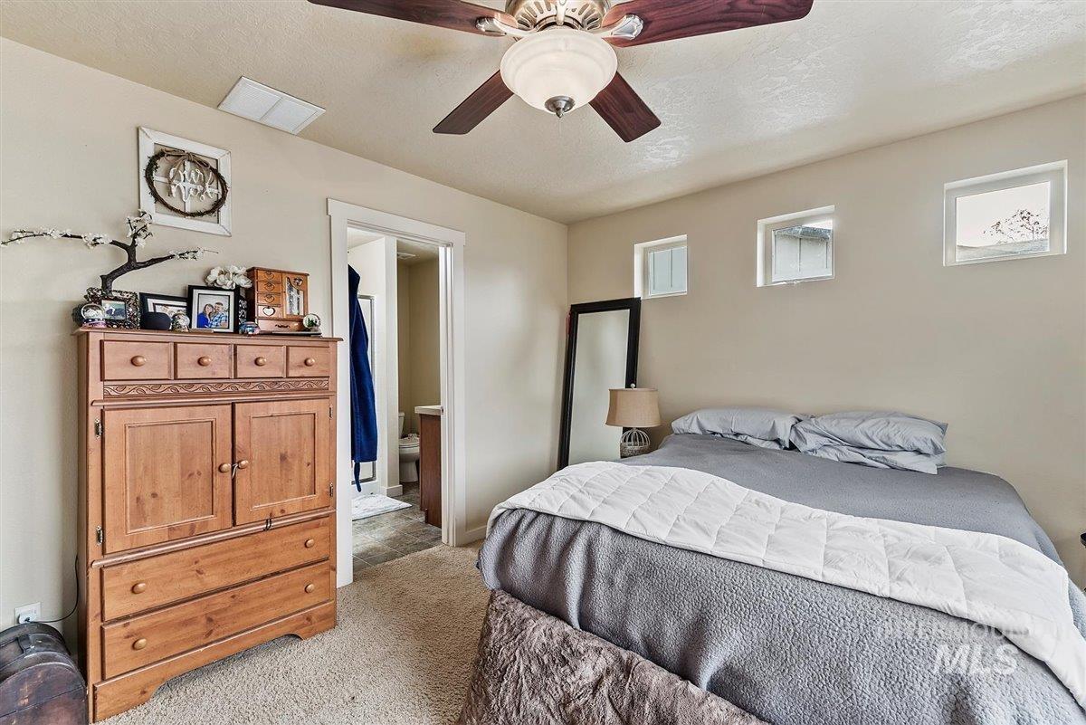 2209 S Amy Avenue Property Photo 26