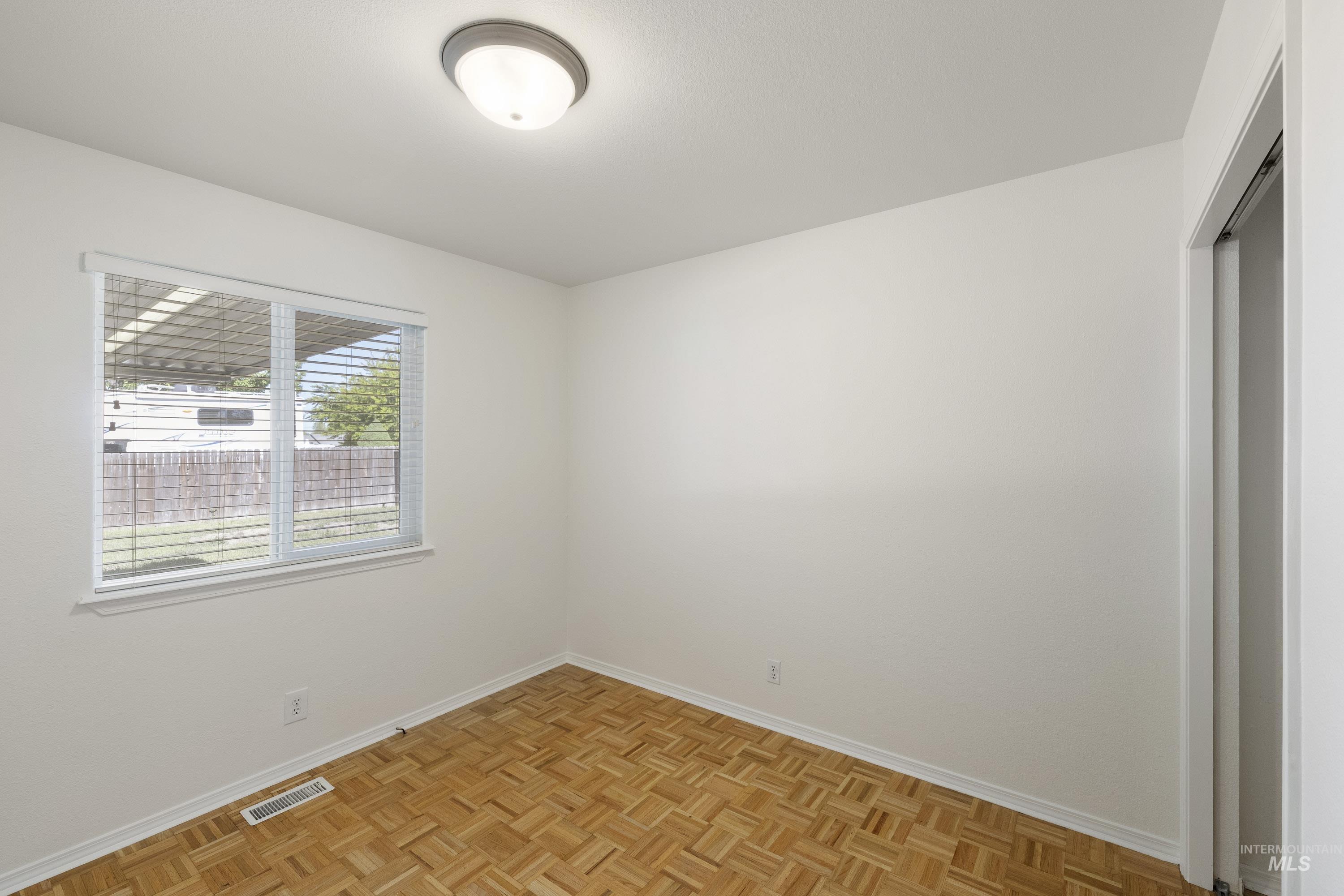 149 E Woodbury Property Photo 13