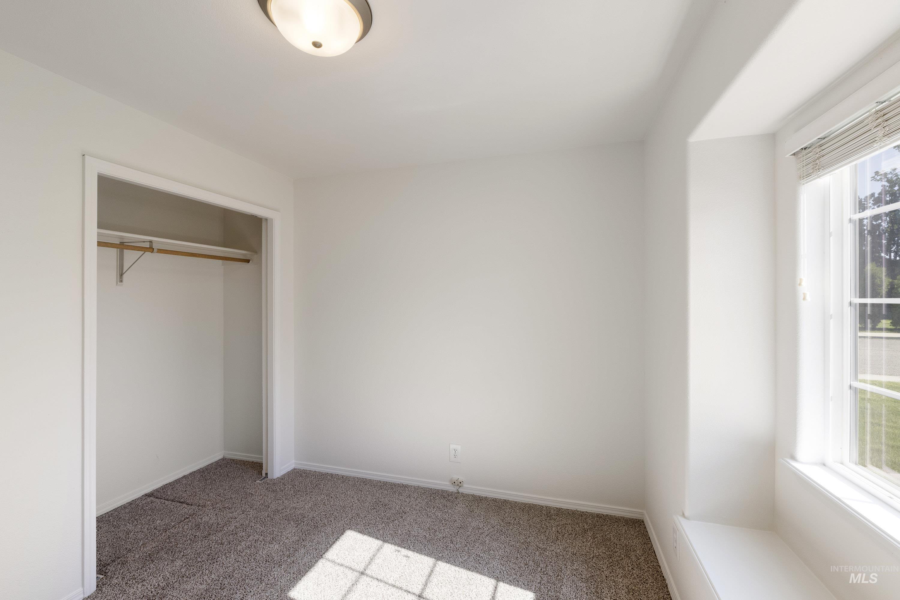 149 E Woodbury Property Photo 15