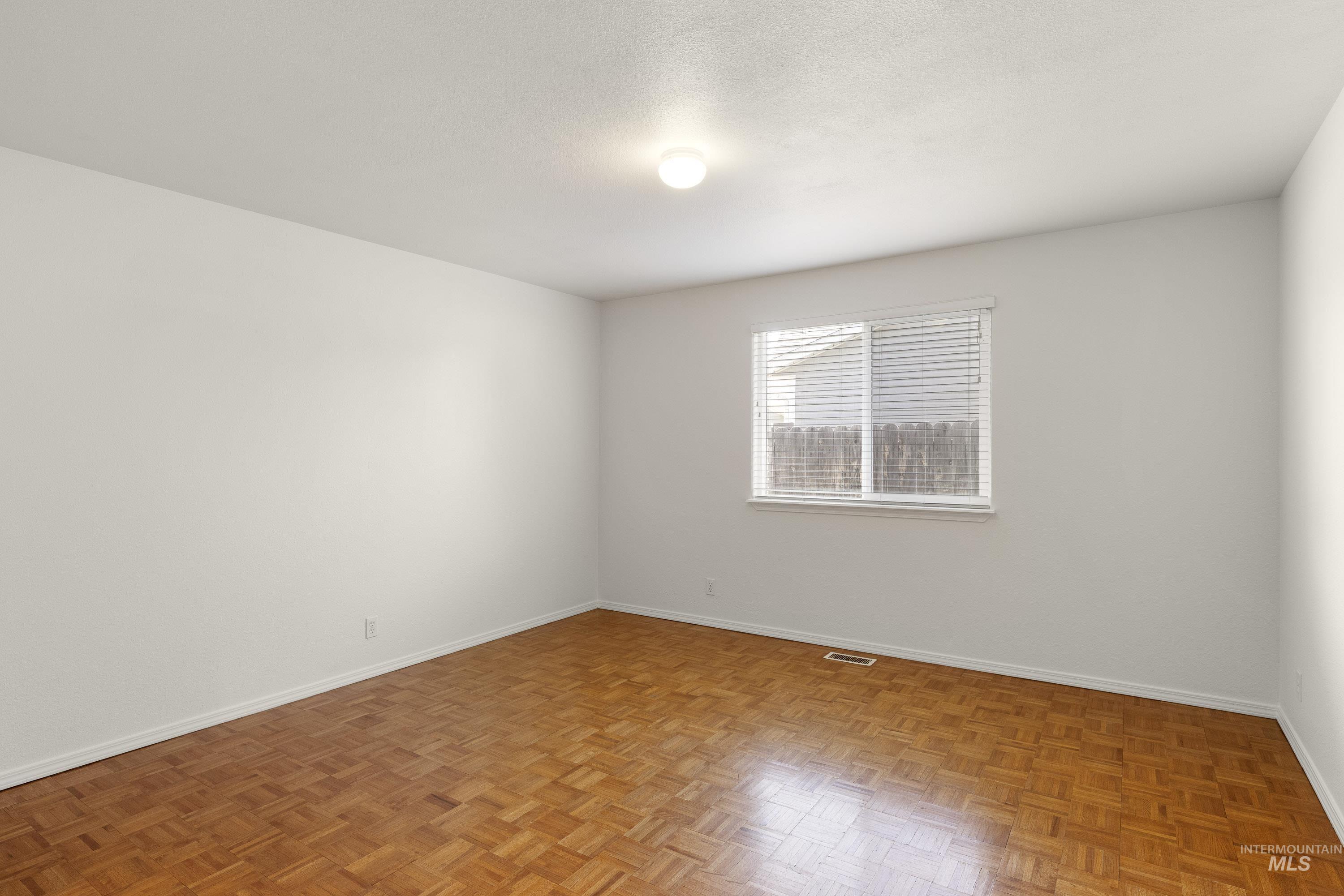149 E Woodbury Property Photo 23
