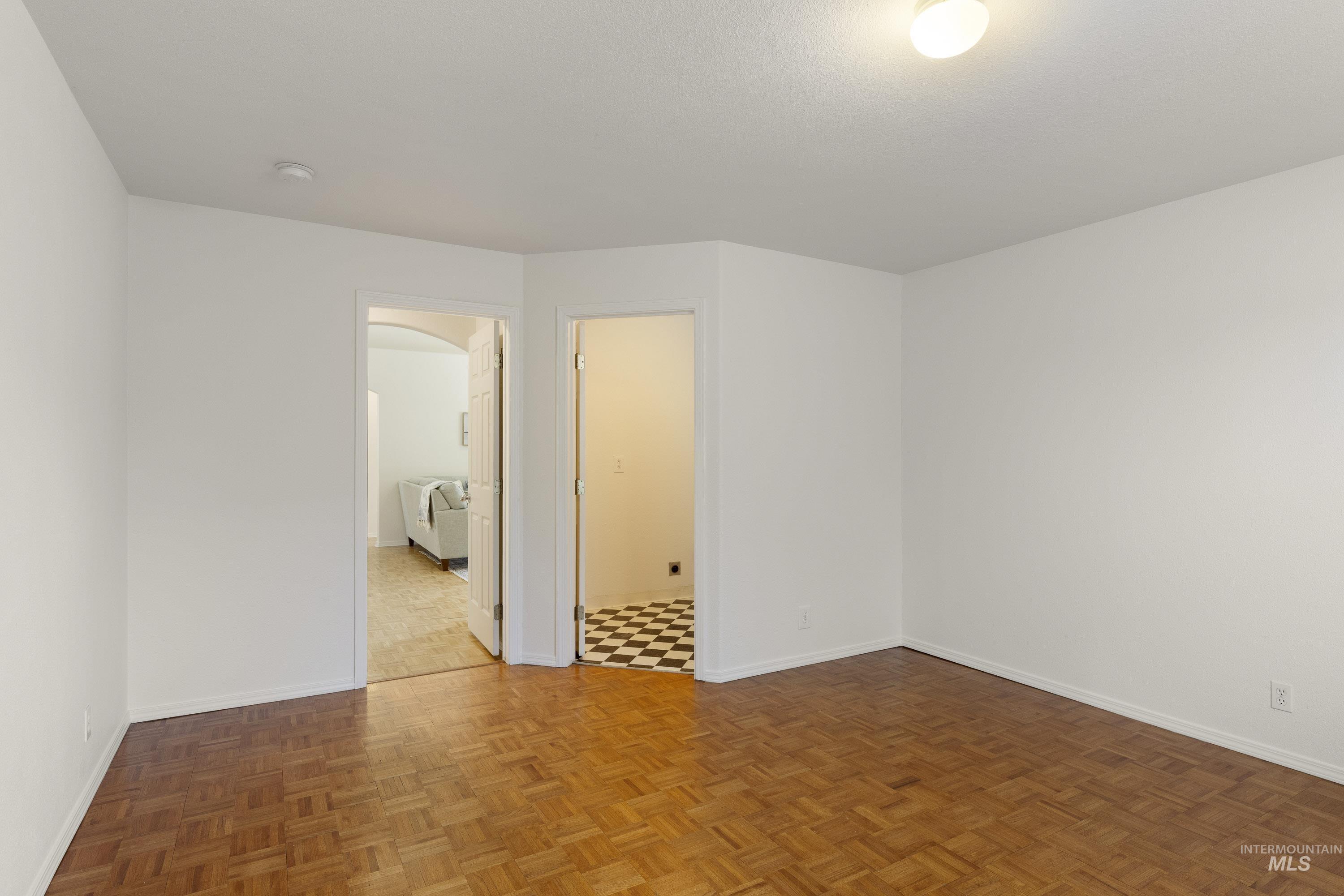149 E Woodbury Property Photo 24