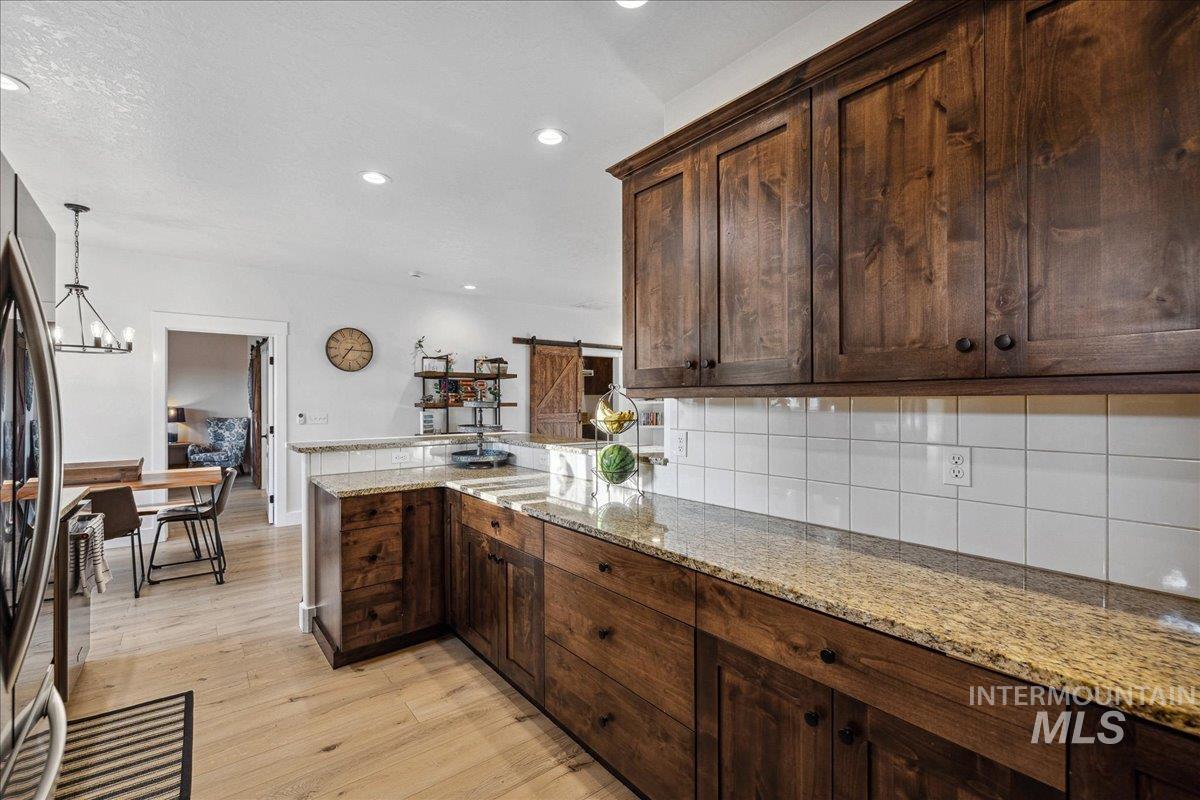 102 S Streamleaf Property Photo 14