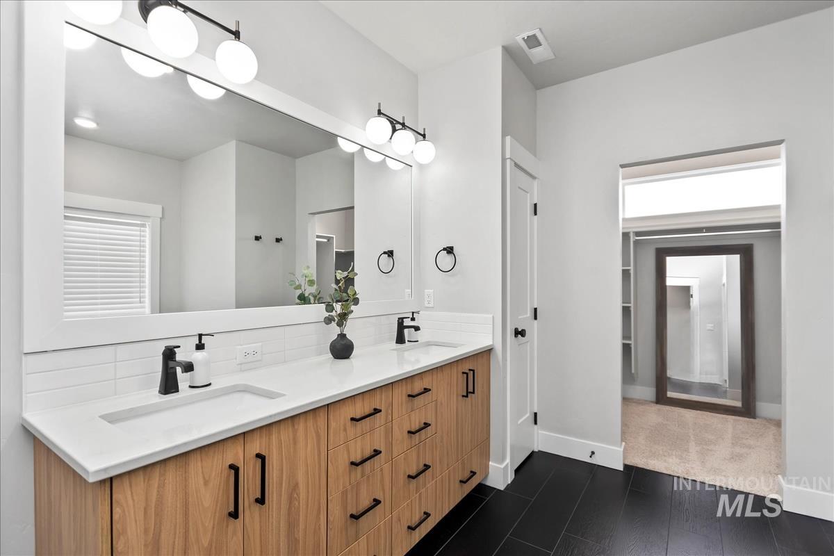6811 W Los Flores Dr Property Photo 20