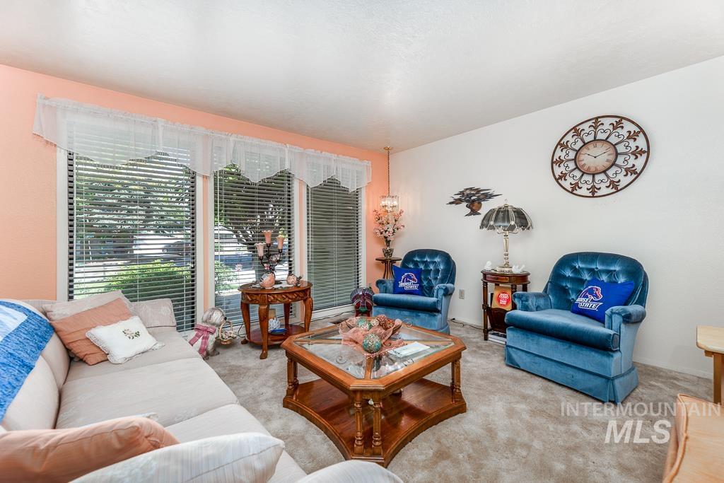 392 S Sun Burst Way Property Photo 6