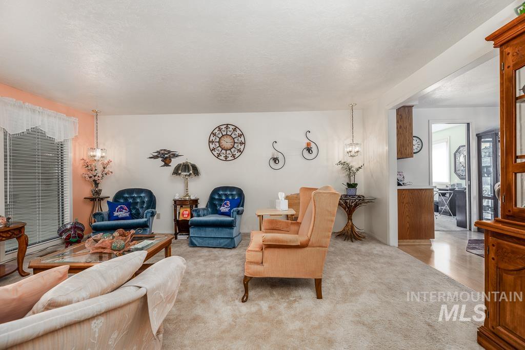 392 S Sun Burst Way Property Photo 7