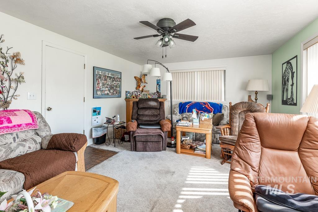 392 S Sun Burst Way Property Photo 16