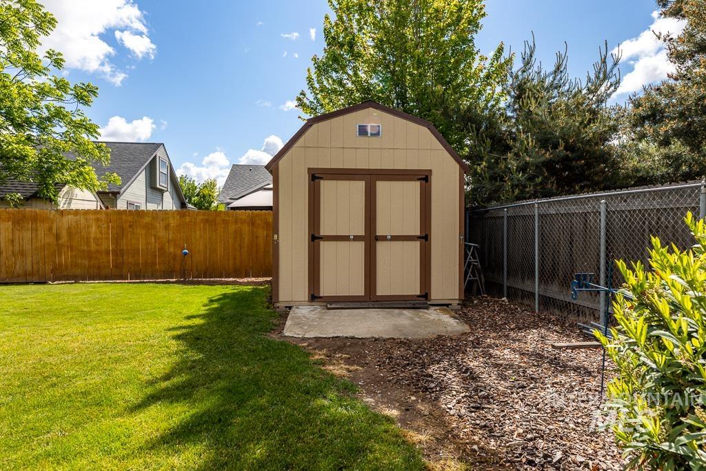 392 S Sun Burst Way Property Photo 28