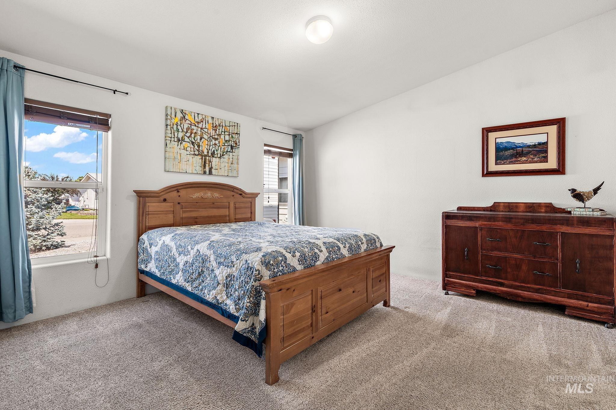 1320 American Ln Property Photo 15