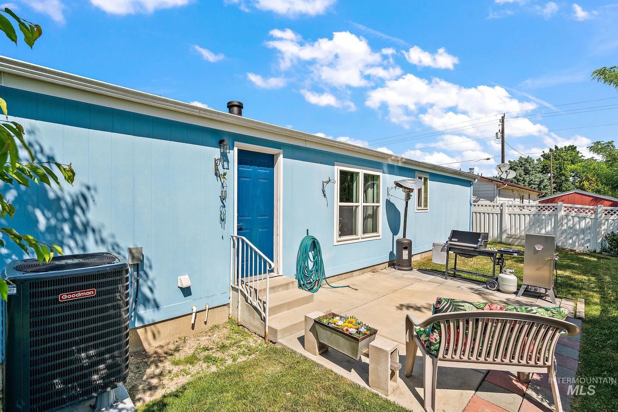 1320 American Ln Property Photo 30