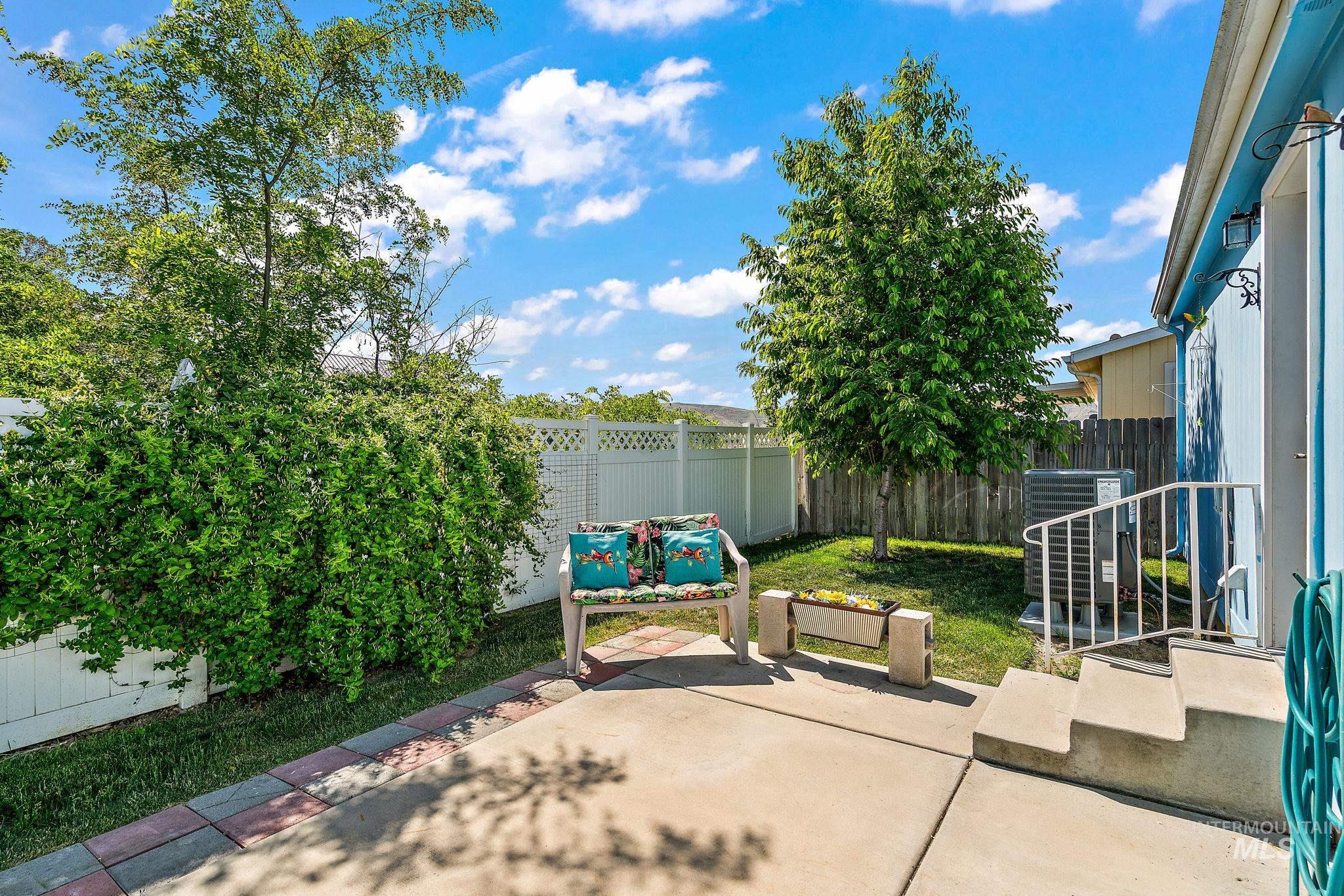 1320 American Ln Property Photo 31