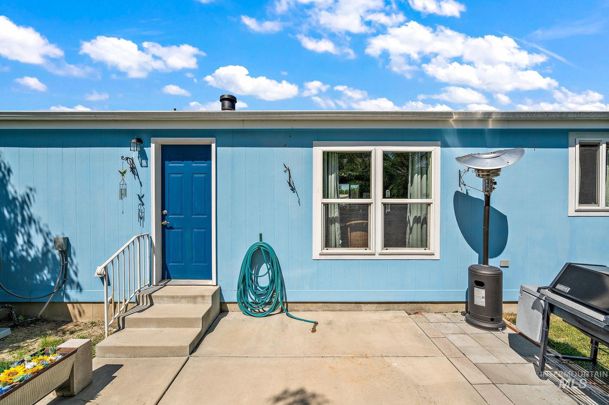 1320 American Ln Property Photo 32