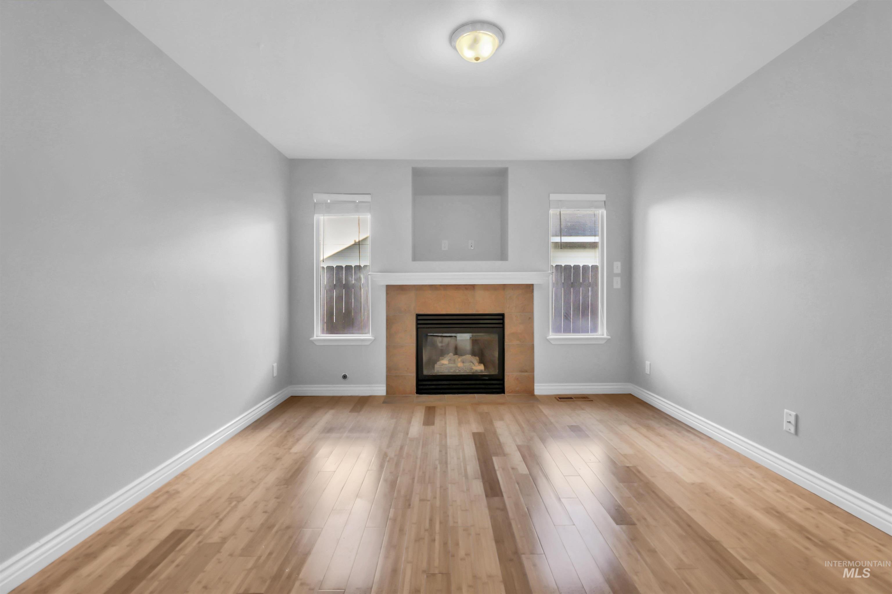 4104 Iris Ct Property Photo 5