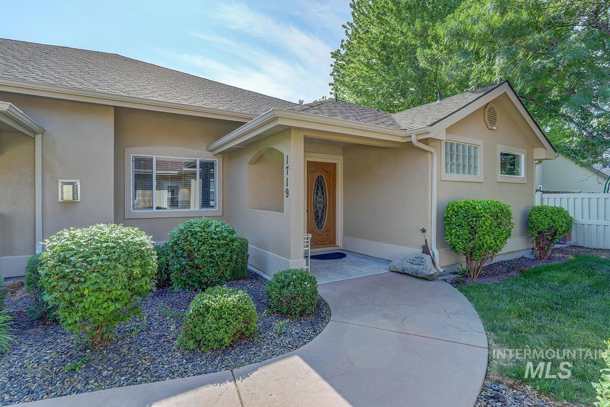1719 E Horse Creek Ct. Property Photo 1
