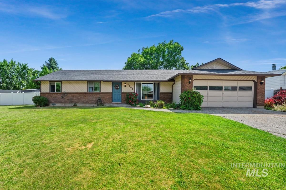 2702 N Aster Ave. Property Photo 1