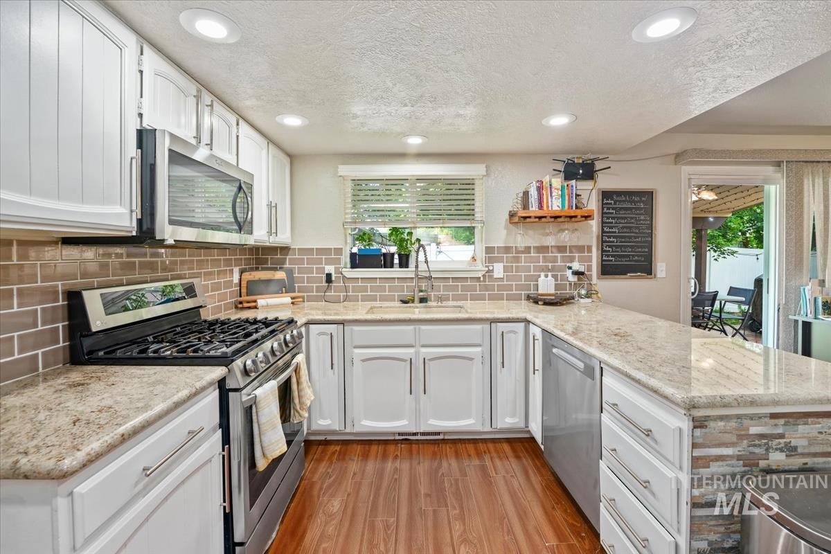 2702 N Aster Ave. Property Photo 13