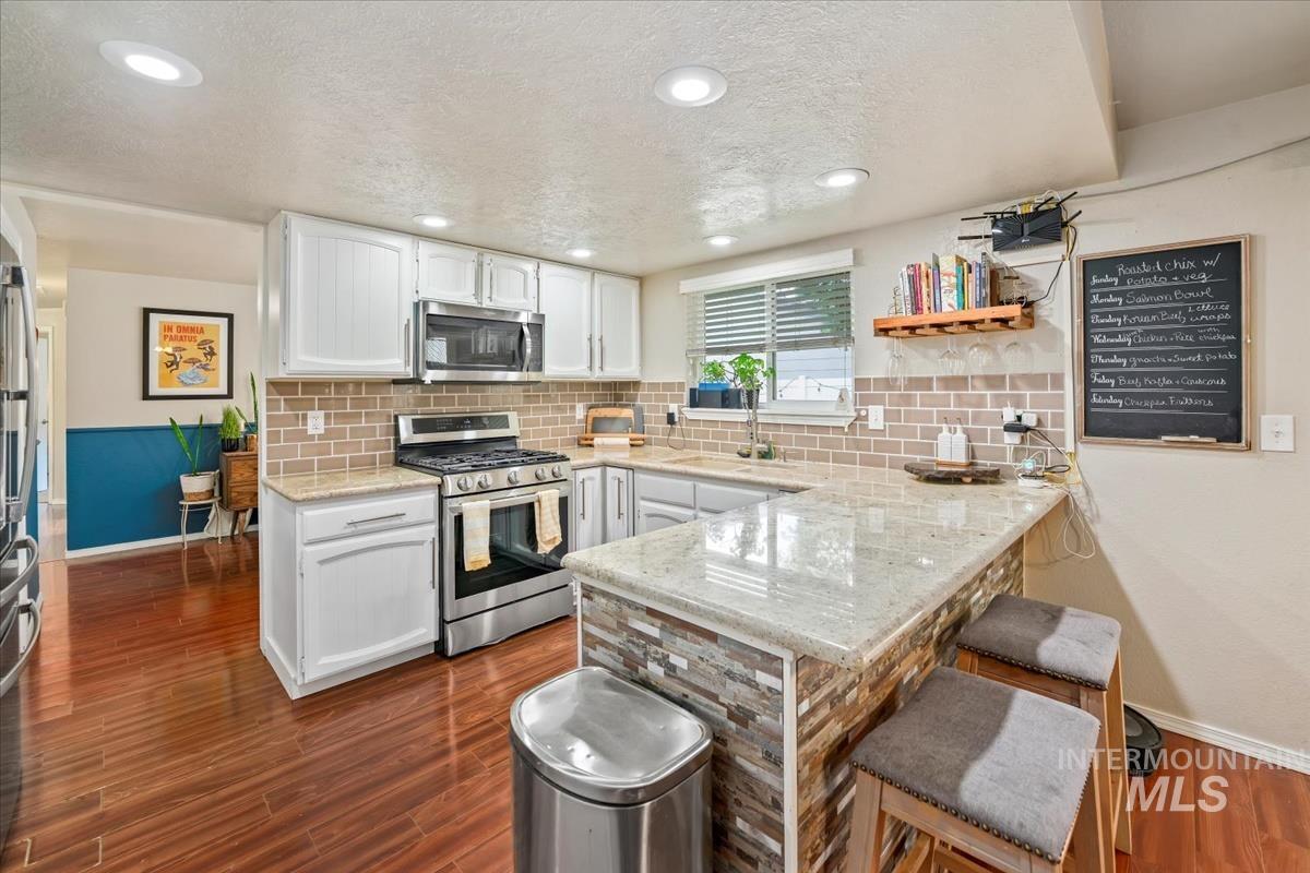2702 N Aster Ave. Property Photo 14