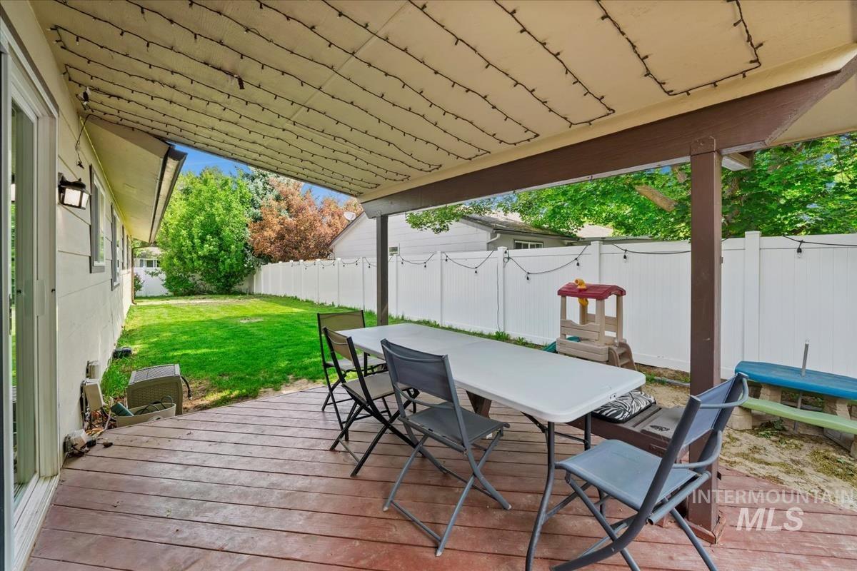 2702 N Aster Ave. Property Photo 29