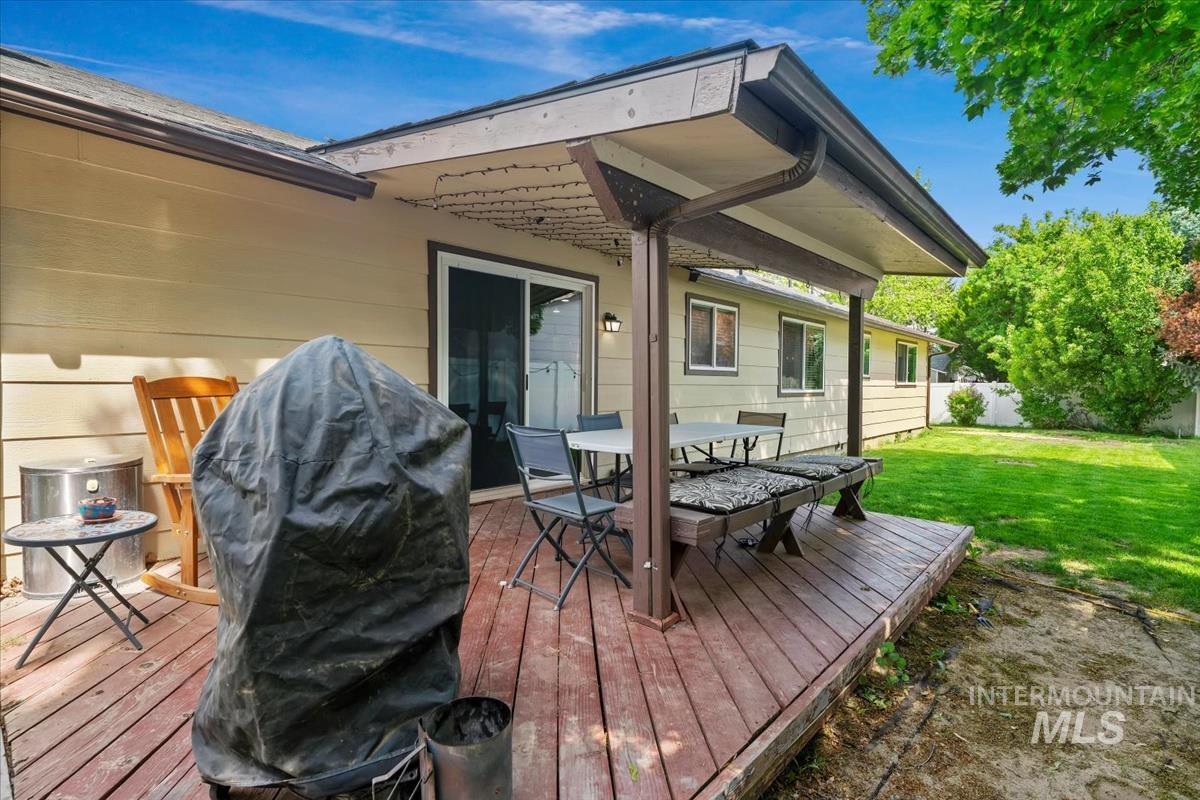 2702 N Aster Ave. Property Photo 31