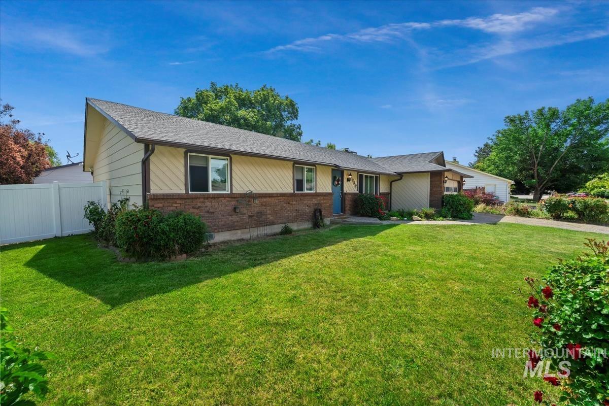 2702 N Aster Ave. Property Photo 34