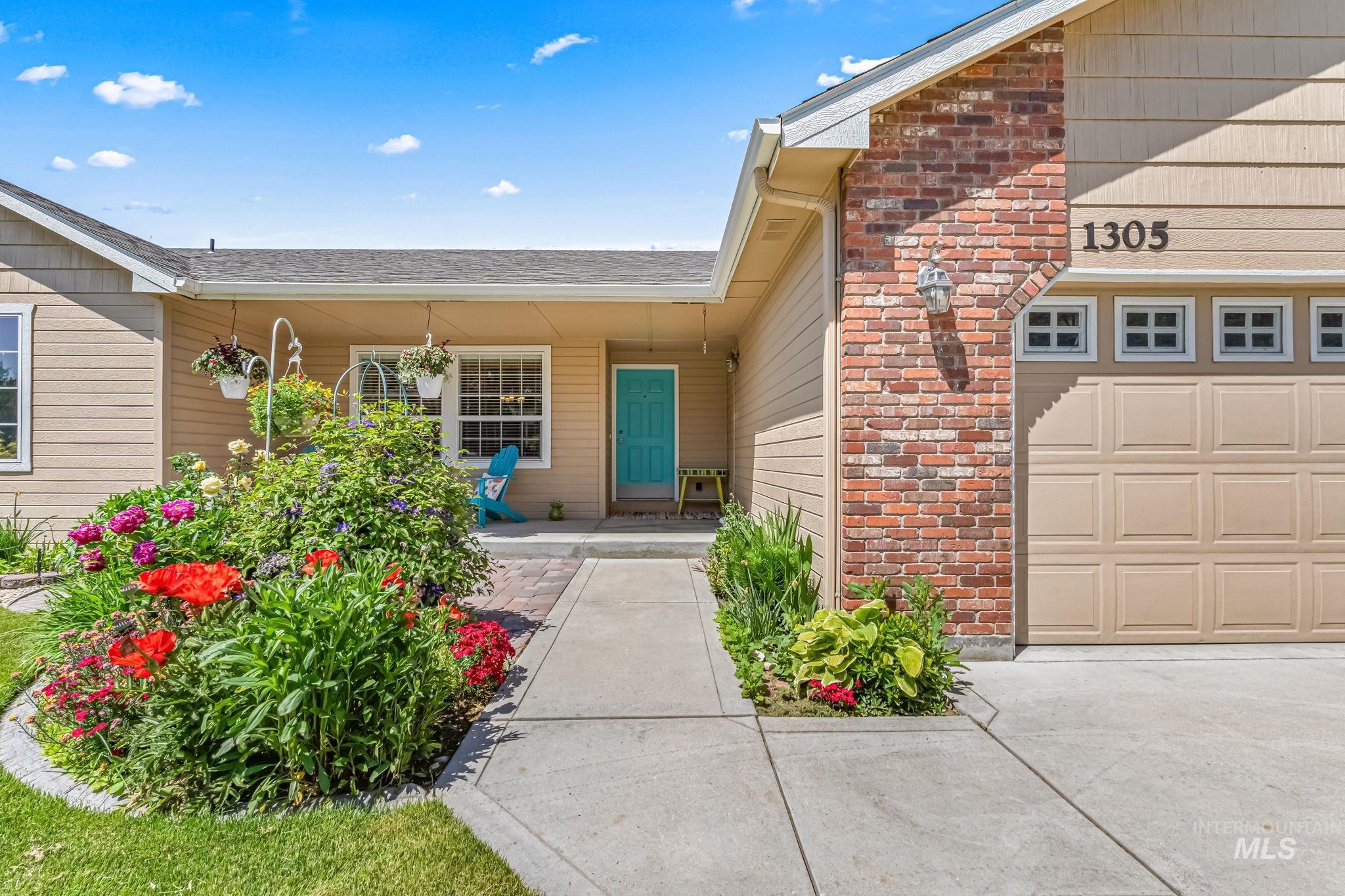 1305 N Autumn Wind Dr Property Photo 4