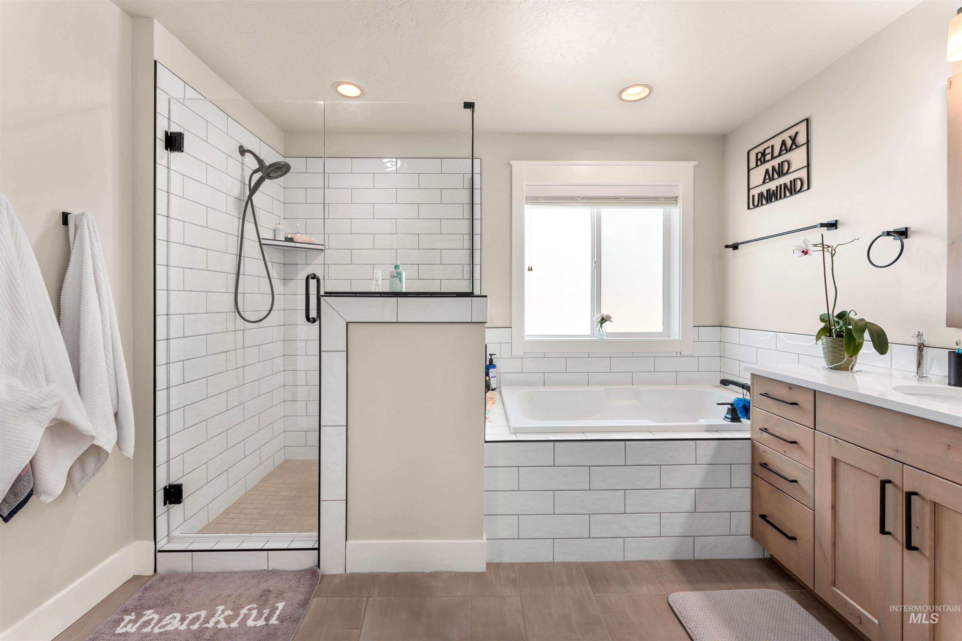 1642 Banff St Property Photo 20