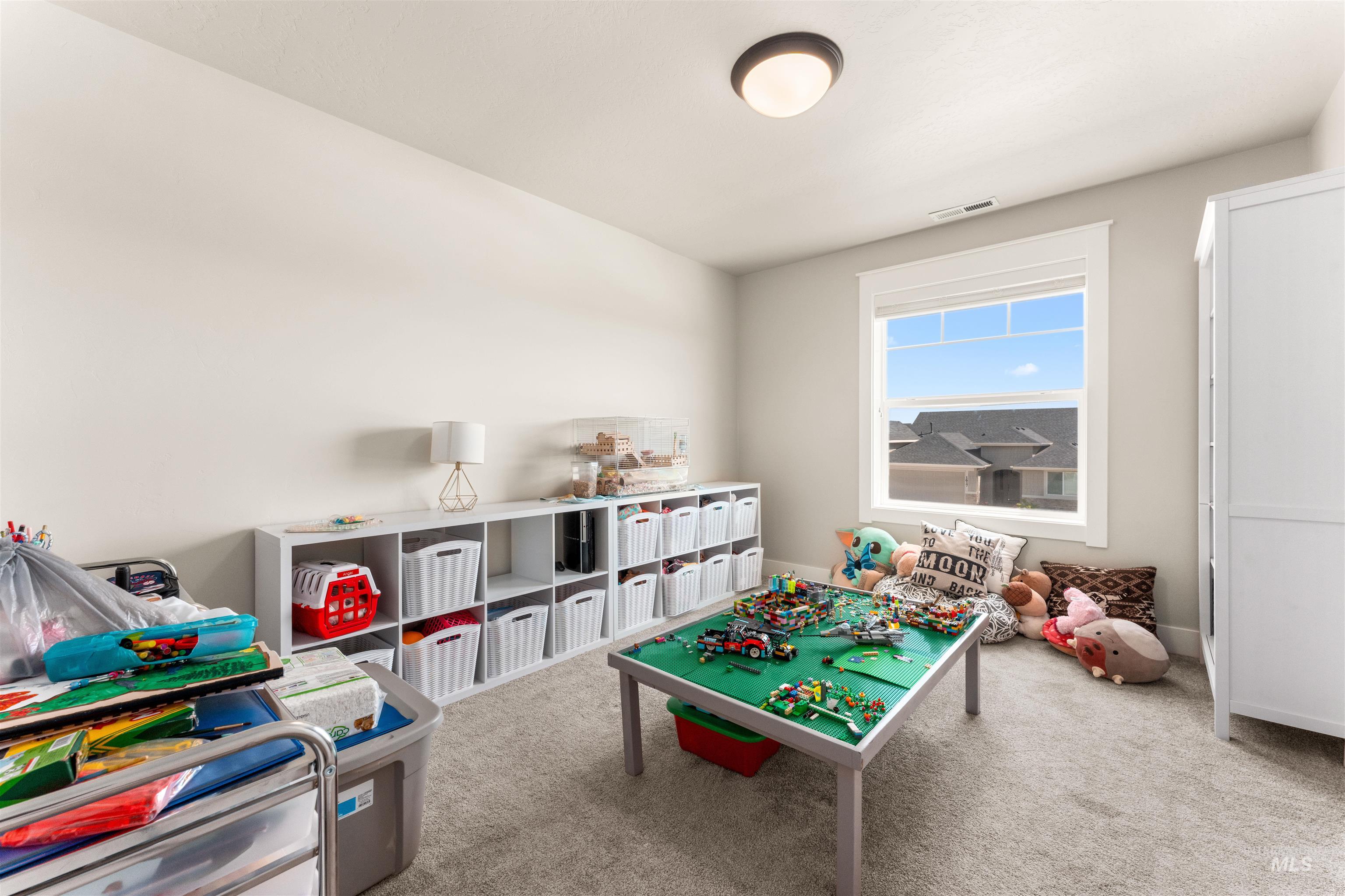 1642 Banff St Property Photo 30