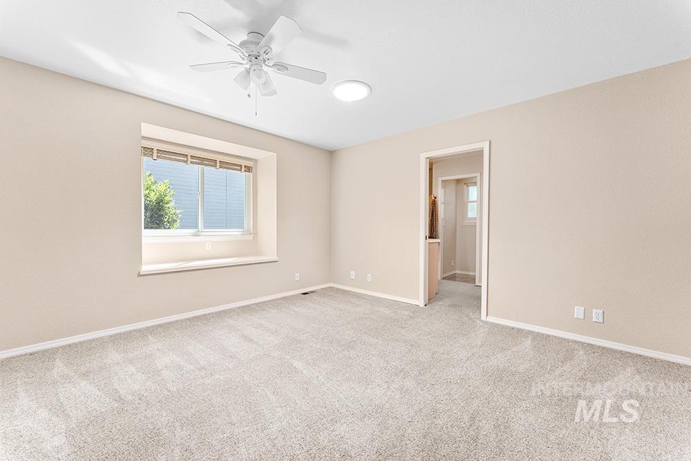 8371 W Willowcourt Dr Property Photo 7