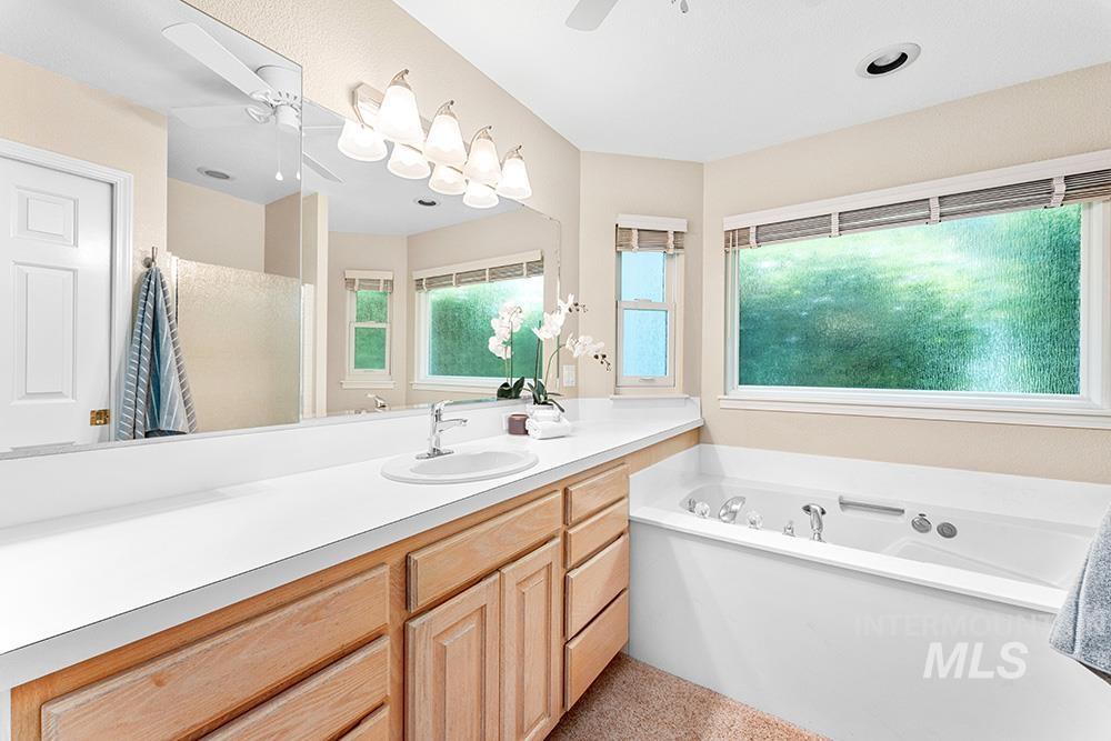 8371 W Willowcourt Dr Property Photo 8