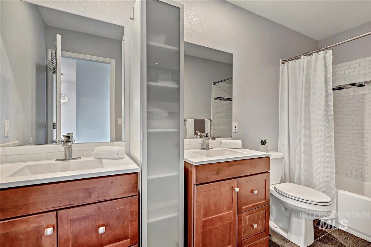 2942 E Eastgate Dr Property Photo 22