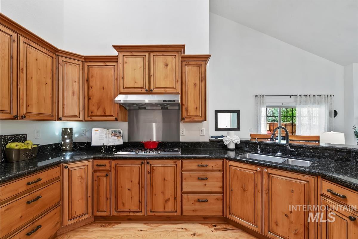 1524 N Watson Property Photo 13