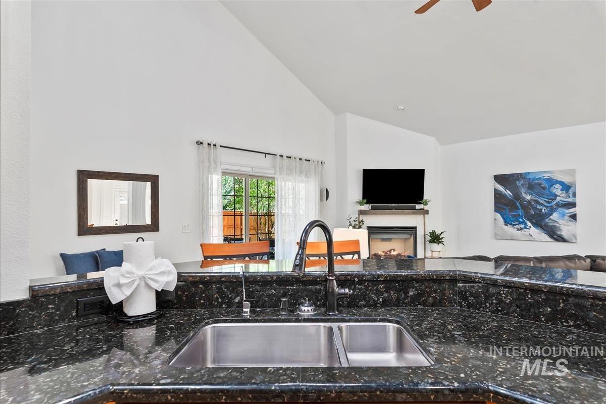 1524 N Watson Property Photo 14