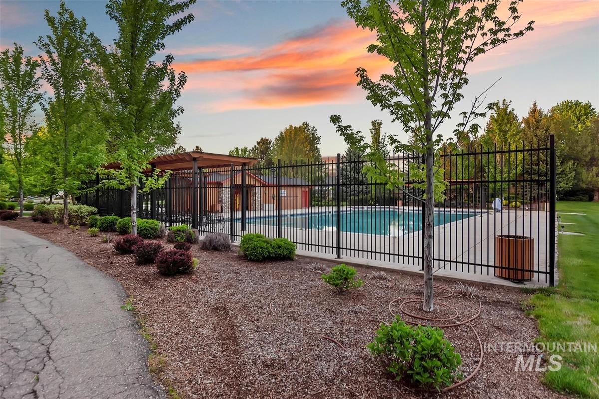 1524 N Watson Property Photo 45