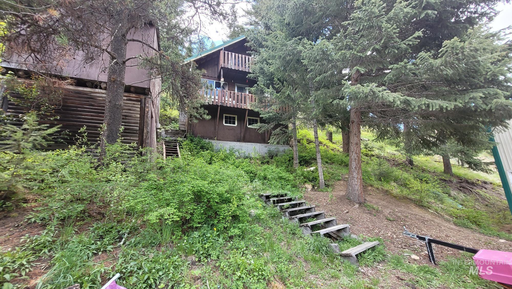 1896 Crooked River Road Property Photo 3