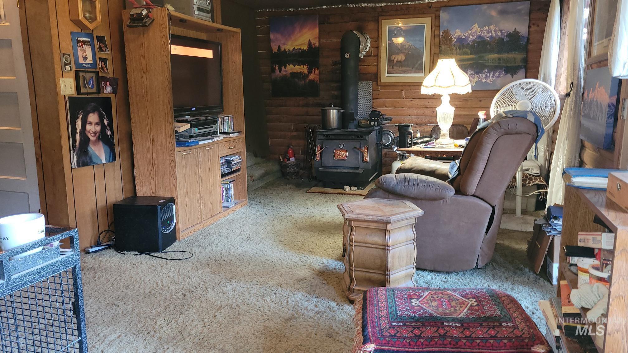 1896 Crooked River Road Property Photo 9