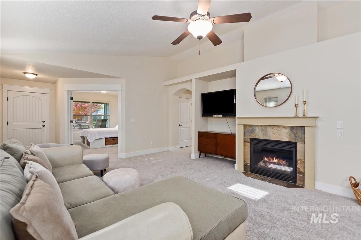 5972 Rising Sun Way Property Photo 3