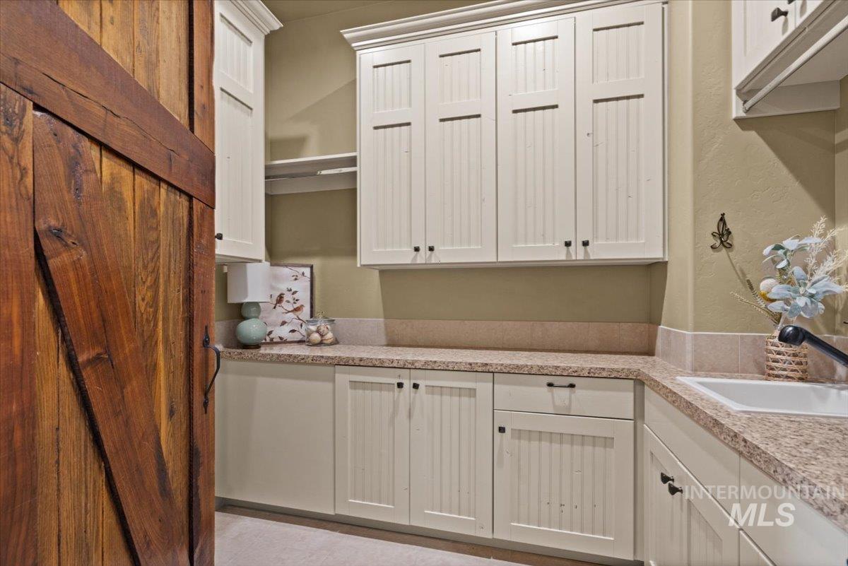 9879 Moon Shadow Ct Property Photo 16
