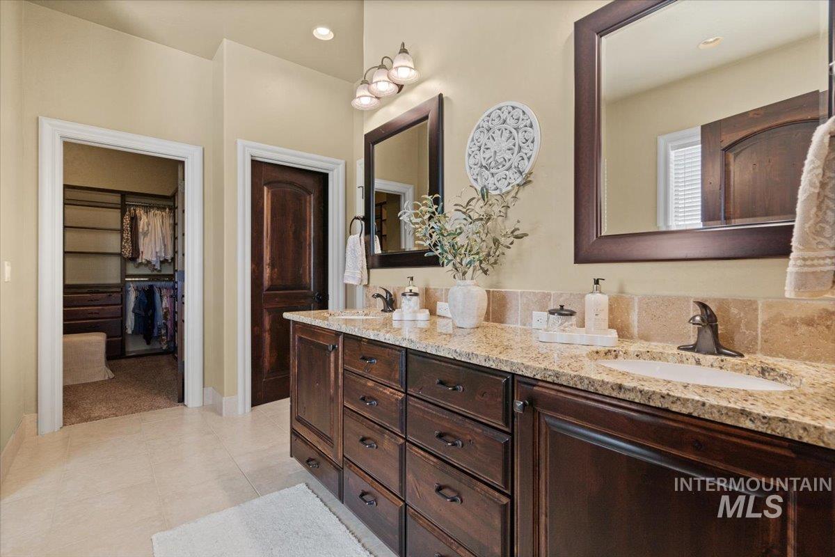 9879 Moon Shadow Ct Property Photo 19