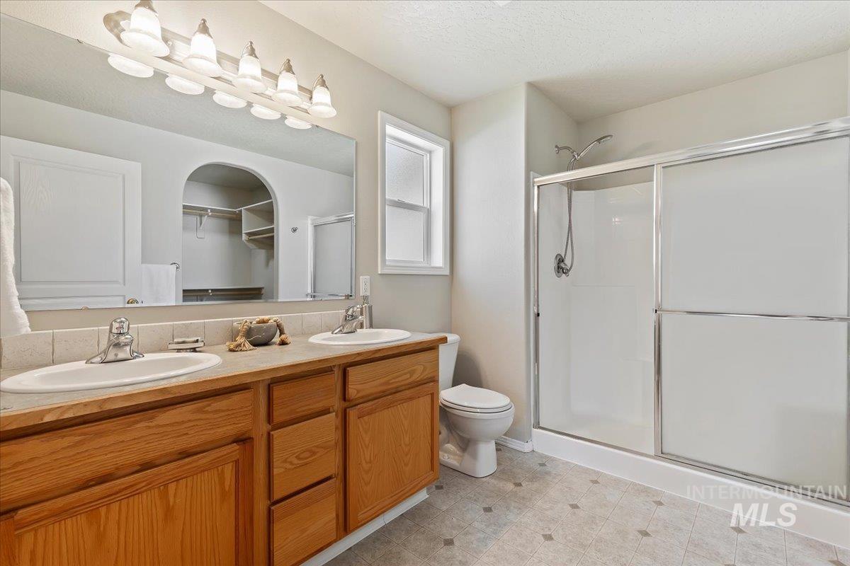 1008 Redwing St Property Photo 23