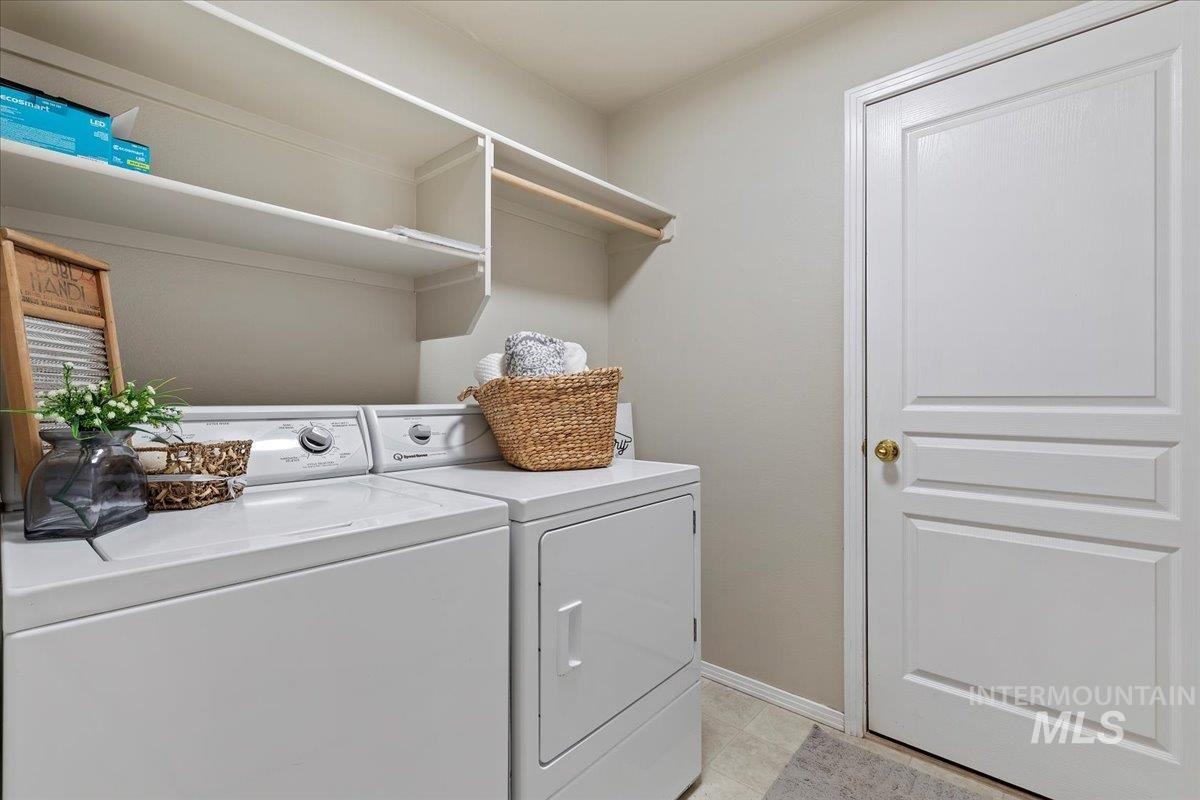 1008 Redwing St Property Photo 26