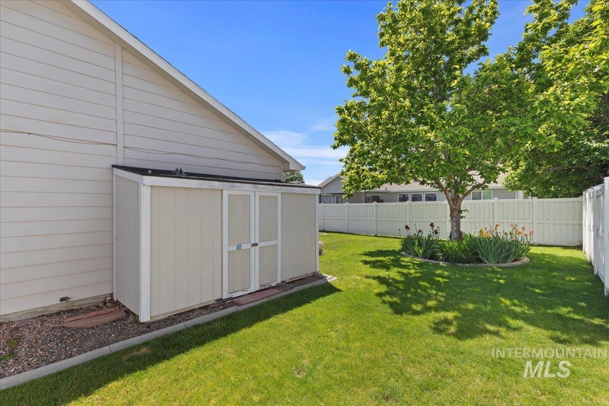 1008 Redwing St Property Photo 32