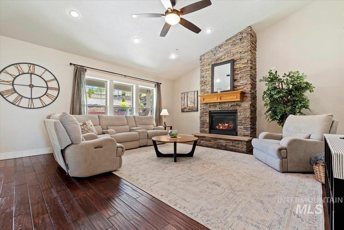 7022 Top Rim Way Property Photo 3