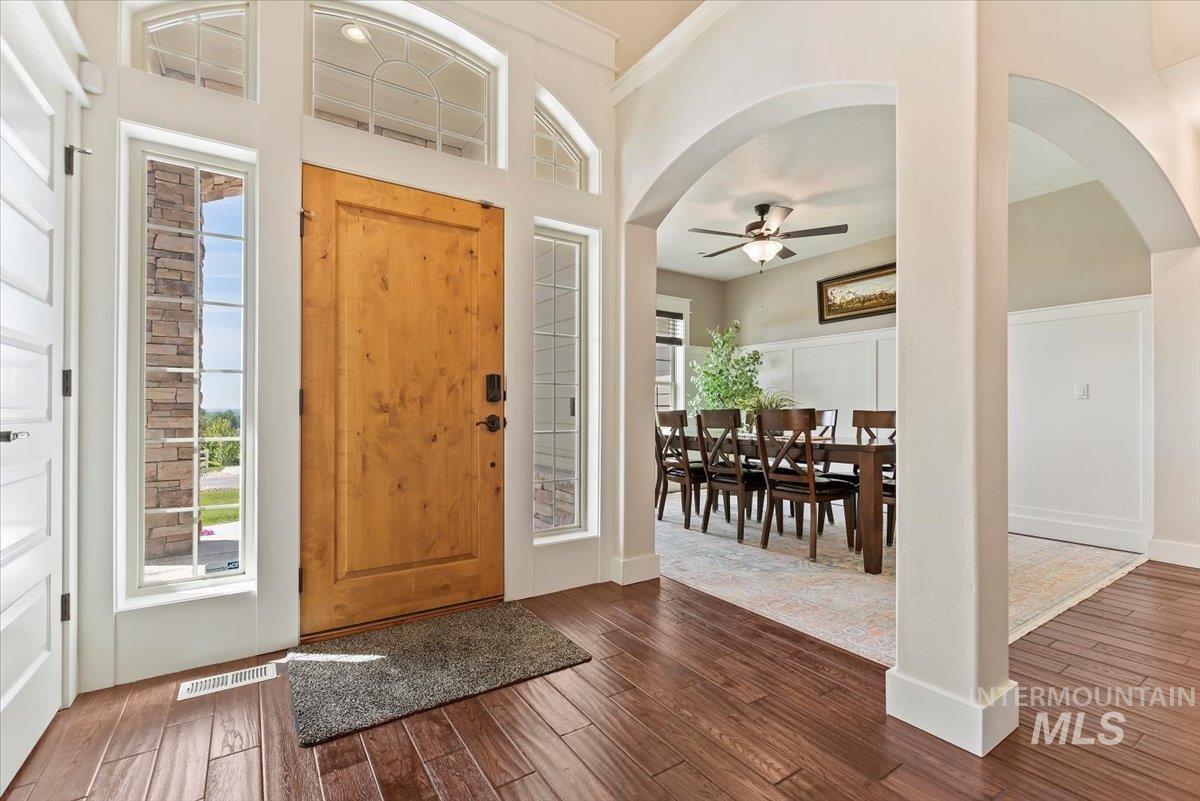 7022 Top Rim Way Property Photo 8