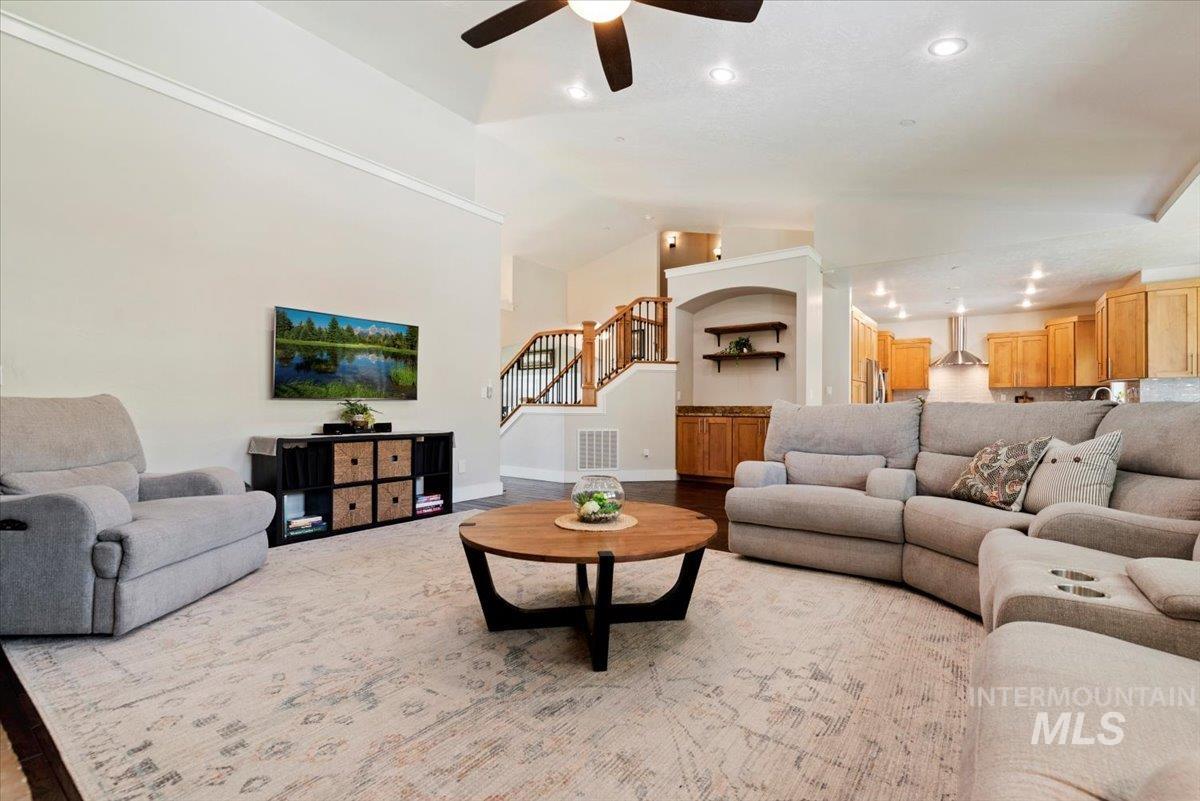 7022 Top Rim Way Property Photo 9