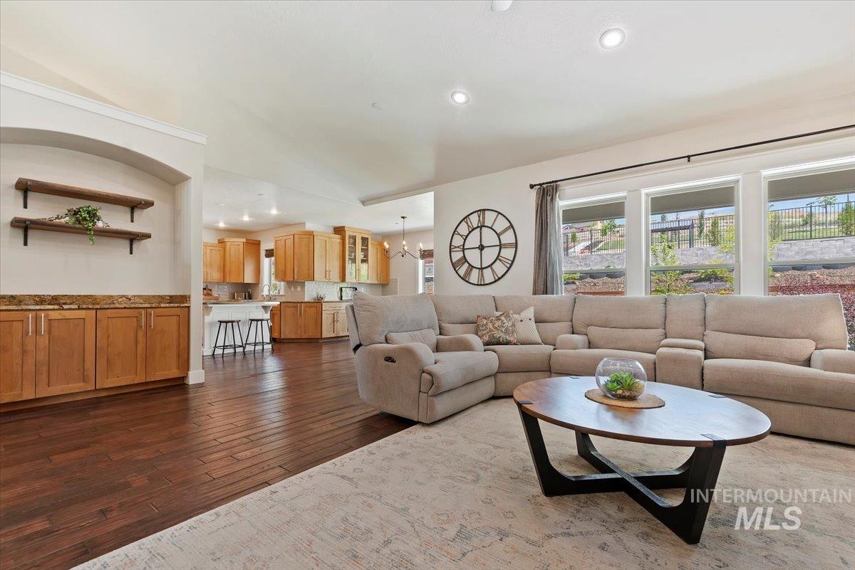7022 Top Rim Way Property Photo 10